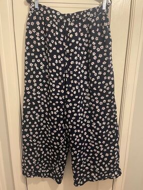 Tommy Hilfiger Navy Floral Pants with Red-Accent Daisies (item 37)